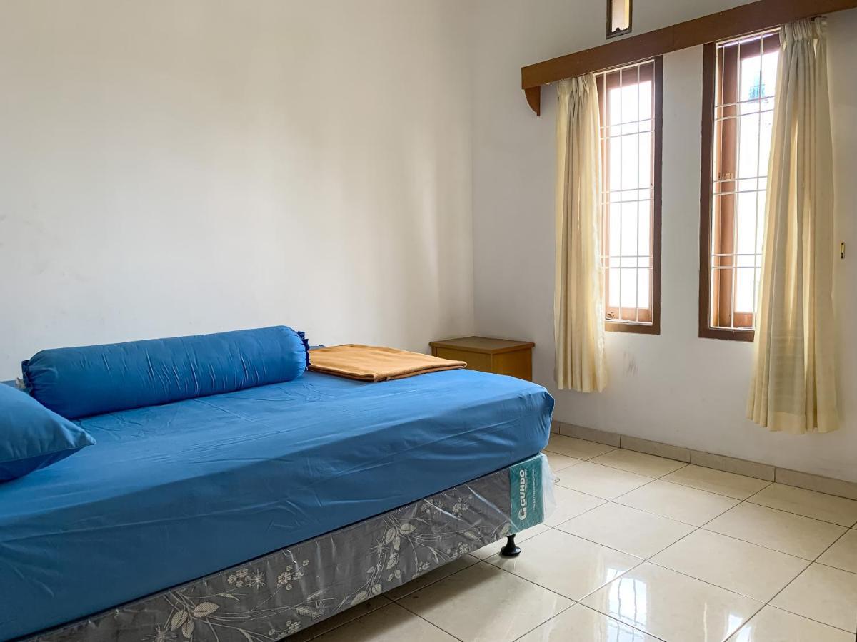Beranda Istirahat Villa 4BR at Galaxy Resort Puncak Cikundul Luaran gambar