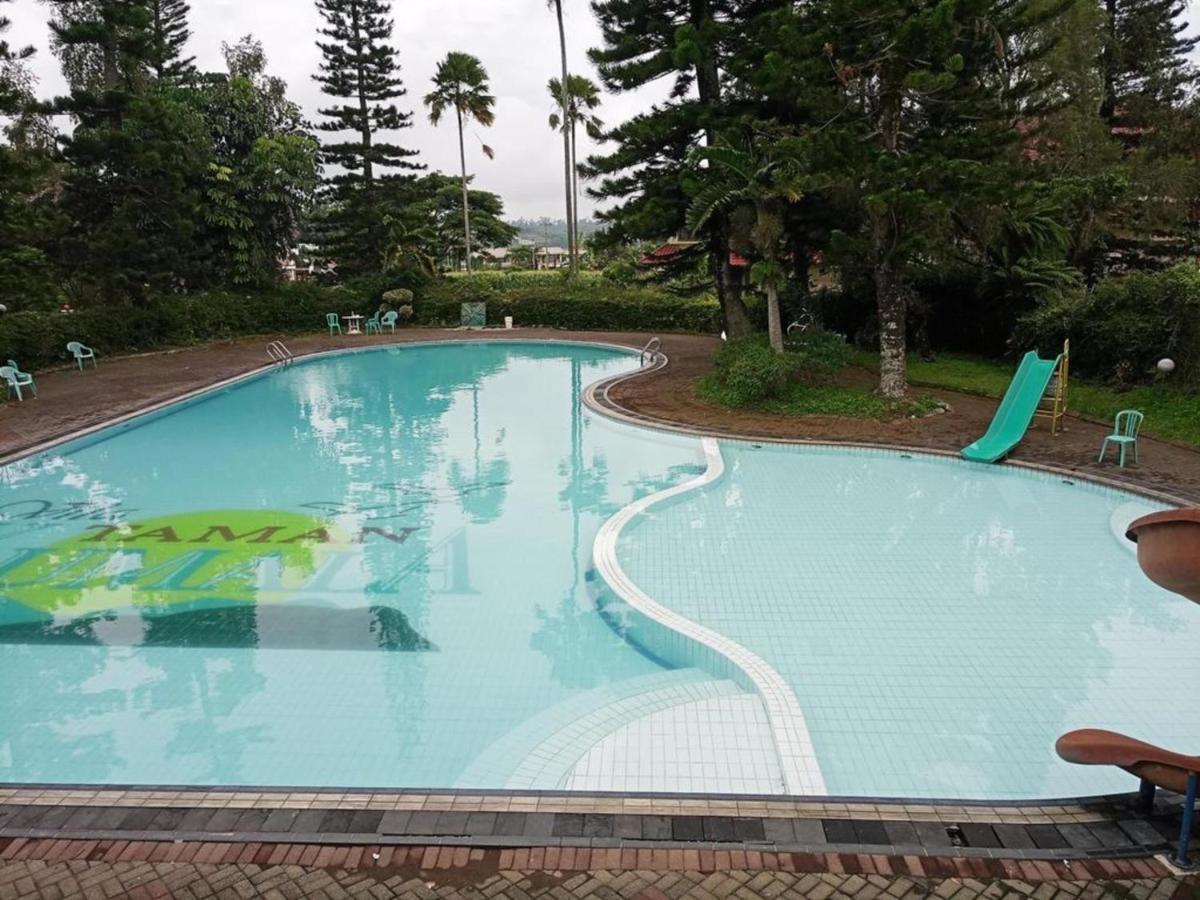 Beranda Istirahat Villa 4BR at Galaxy Resort Puncak Cikundul Luaran gambar