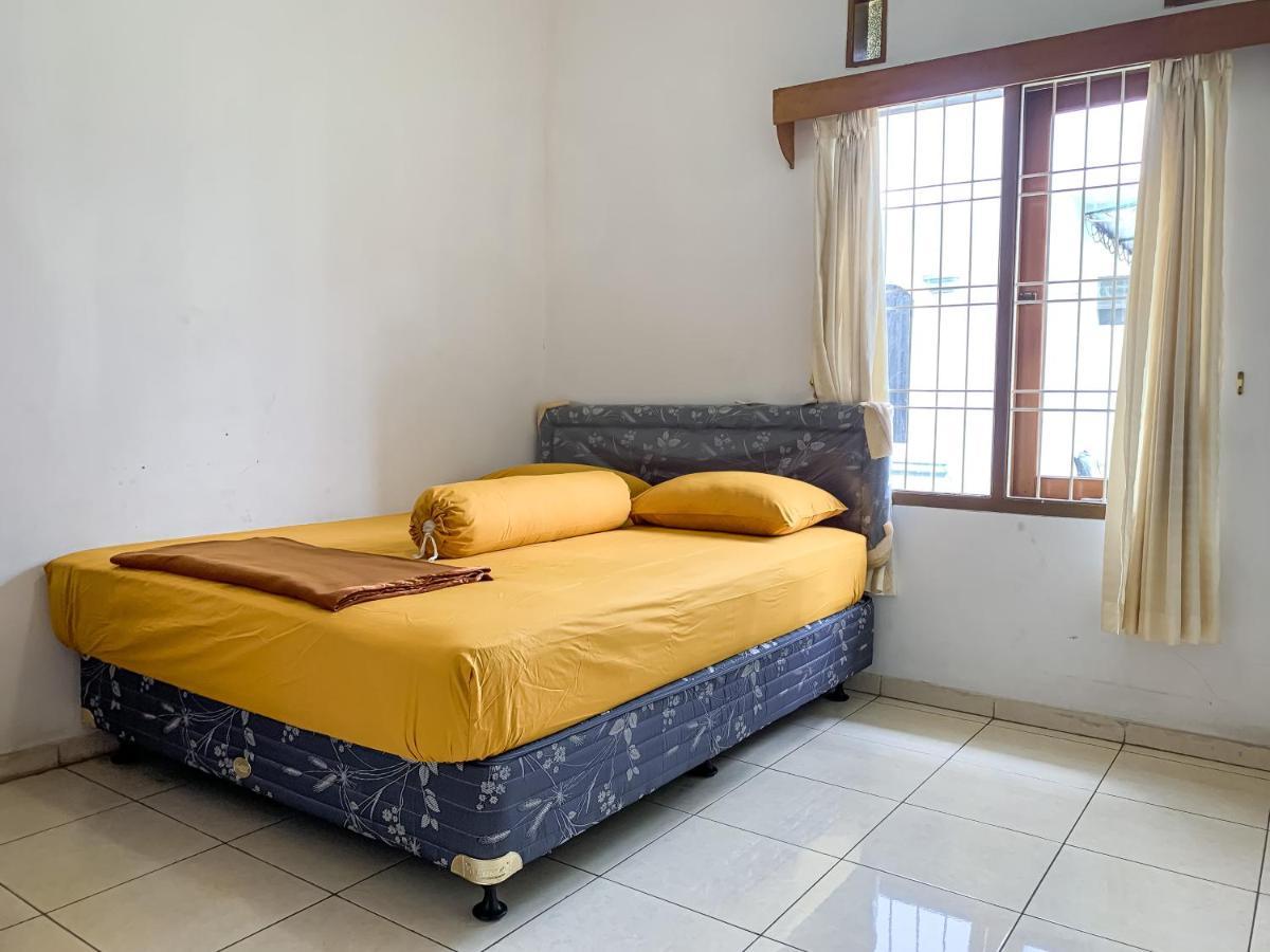 Beranda Istirahat Villa 4BR at Galaxy Resort Puncak Cikundul Luaran gambar