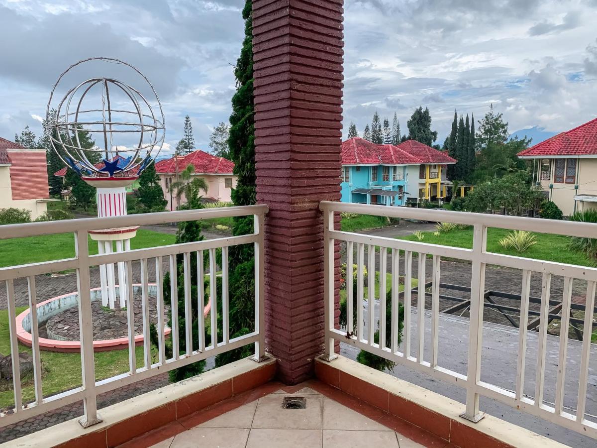 Beranda Istirahat Villa 4BR at Galaxy Resort Puncak Cikundul Luaran gambar