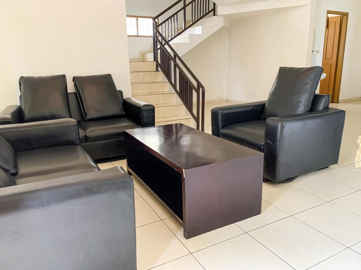 Beranda Istirahat Villa 4BR at Galaxy Resort Puncak Cikundul Luaran gambar